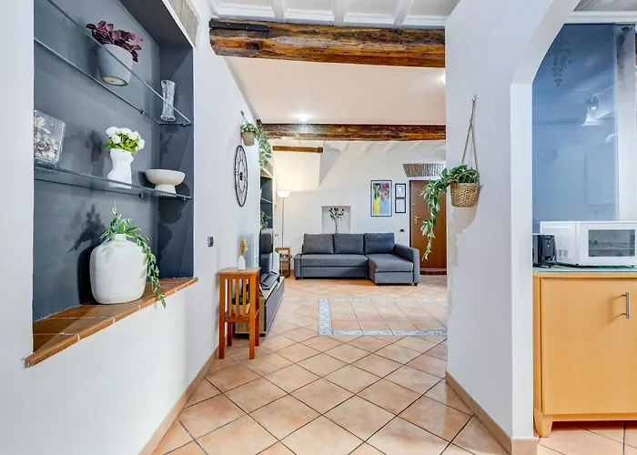 Apartment Terracotta & Wooden Beams Style In Historic Center Of *