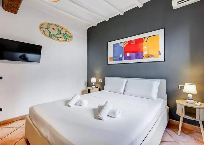Apartment Terracotta & Wooden Beams Style In Historic Center Of