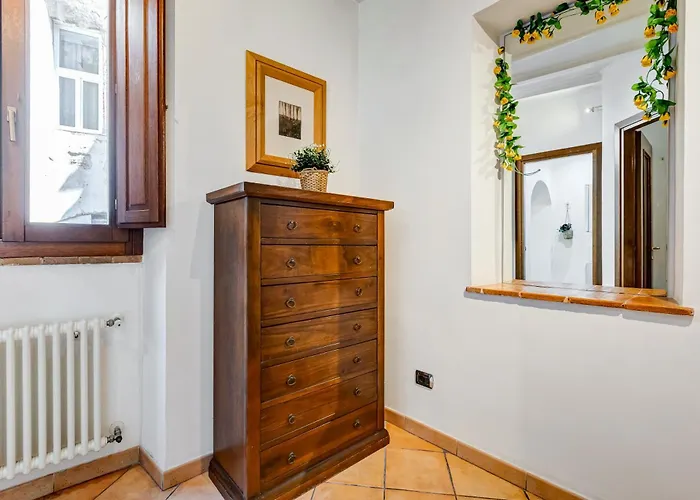 Apartment Terracotta & Wooden Beams Style In Historic Center Of *